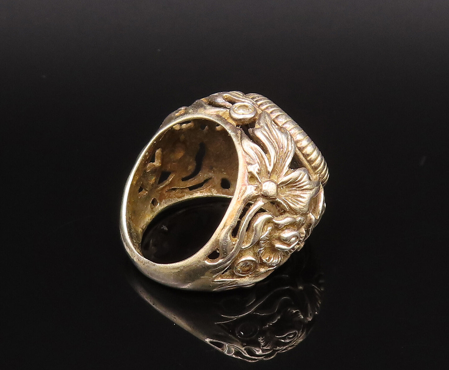 925 Silver  Vintage Oval Black Spinel Openwork Leaf Dome Ring Sz 6.5  RG25895