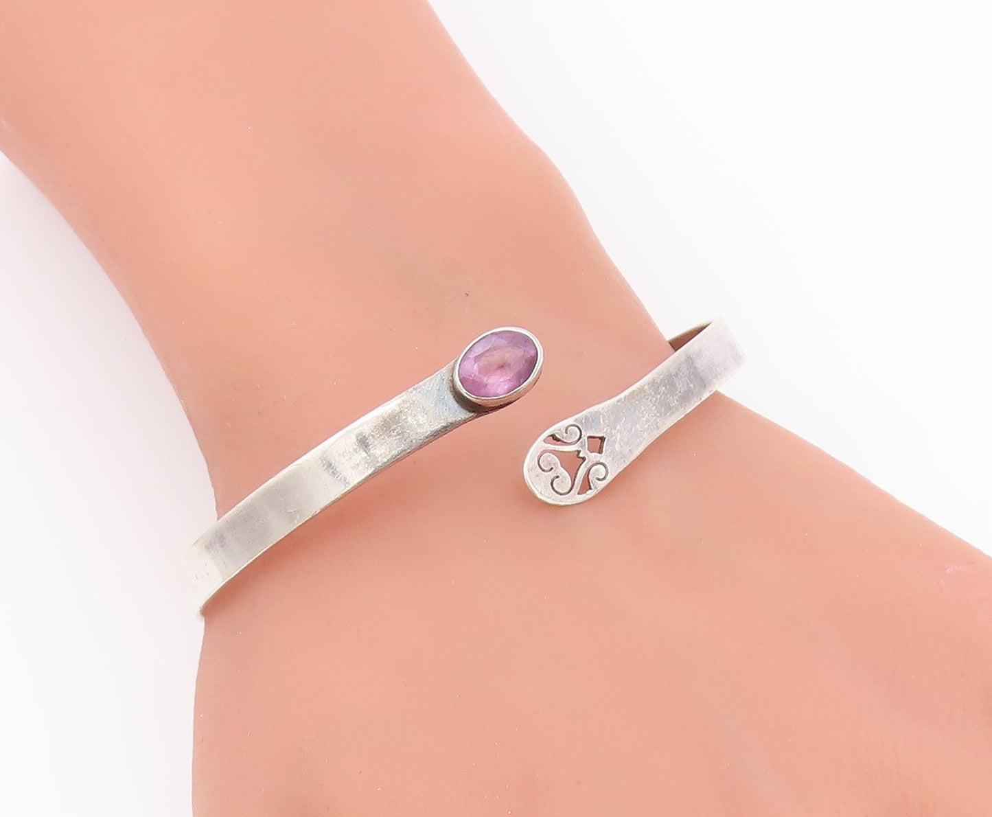 925 Sterling Silver  Vintage Amethyst Cutout Bypass Cuff Bracelet  BT8767