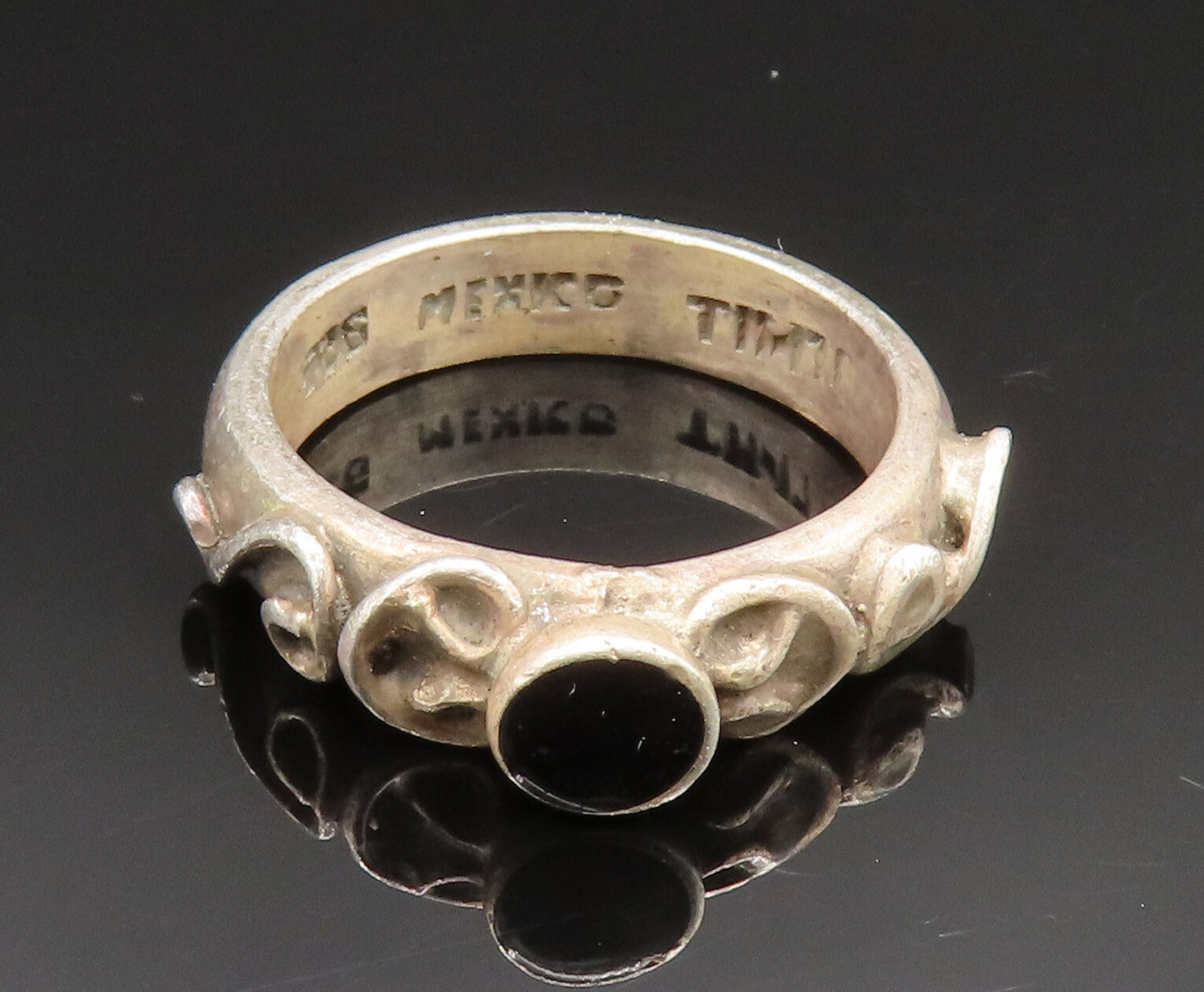 MEXICO 925 Silver  Vintage Inlaid Round Black Onyx Swirl Ring Sz 7.5  RG24609