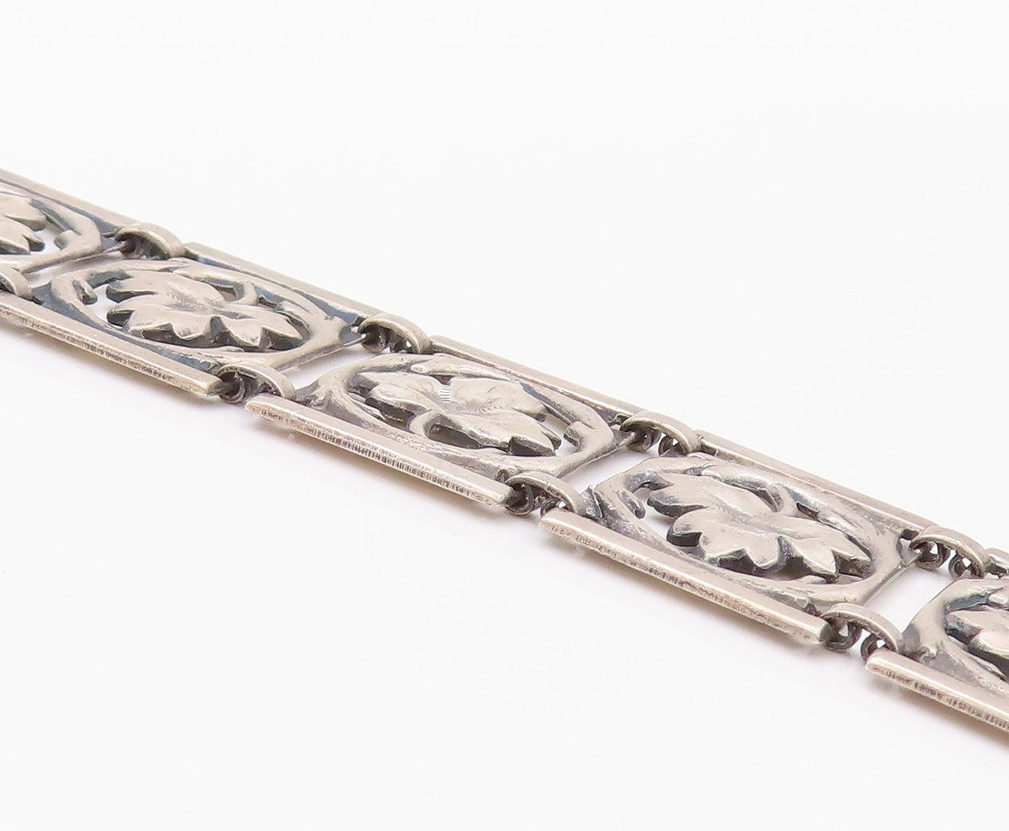 925 Sterling Silver Vintage Bracelet Cutout Maple Leaf Panel Band  BT11268