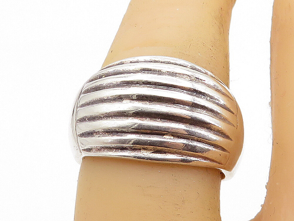 925 Sterling Silver  Vintage Shiny Ribbed Dome Design Band Ring Sz 6  RG7125