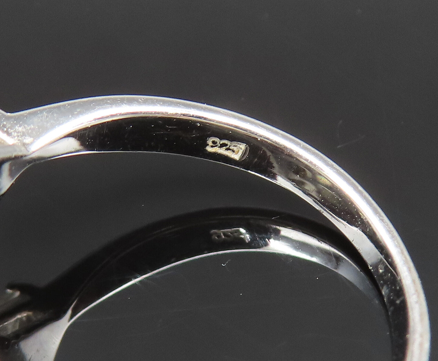 925 Sterling Silver  Vintage Yellow & White Cubic Zirconia Ring Sz 7  RG25385