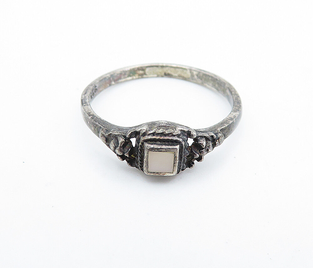 925 Sterling Silver  Vintage White Stone Oxidized Band Ring Sz 7.5  RG6615