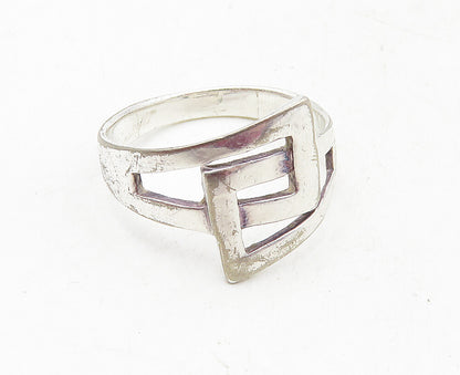 925 Sterling Silver  Shiny Interlocked Square Design Band Ring Sz 6  RG9431