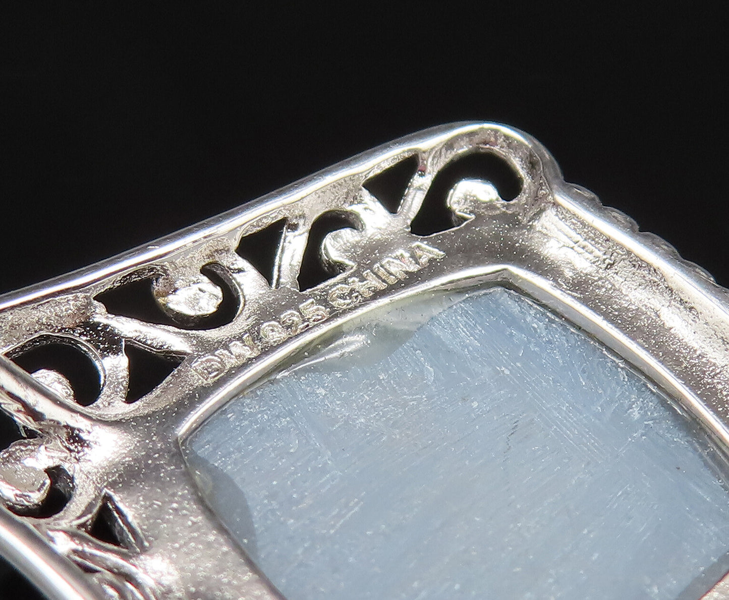 925 Sterling Silver  Vintage Open Scroll Edge Drusy Quartz Pendant  PT20994