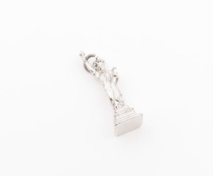 925 Sterling Silver  Vintage Statue Of Liberty Shiny Souvenir Pendant  PT16403