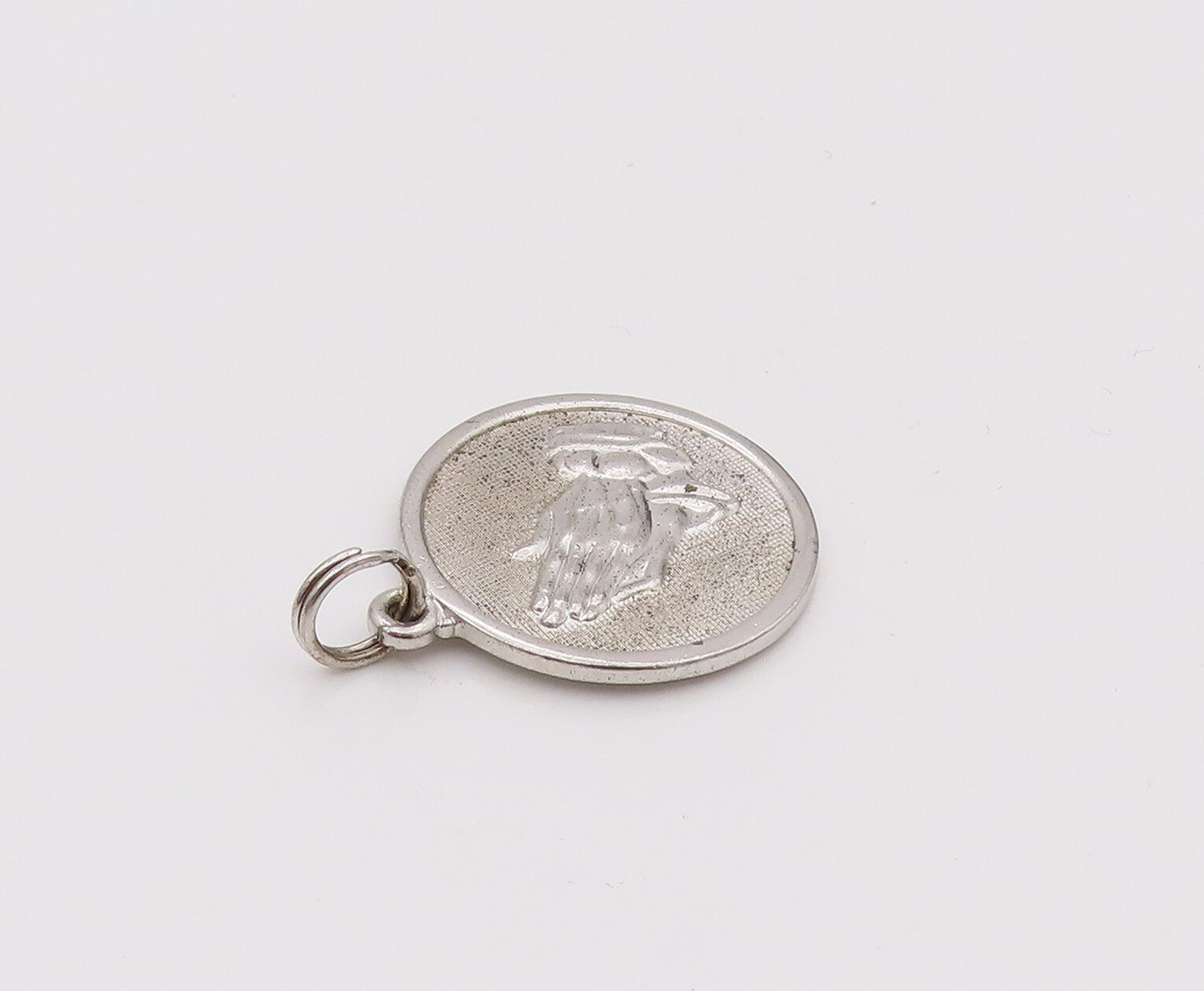 DANECRAFT 925 Silver  Vintage Praying hand Elevated Border Pendant  PT22070