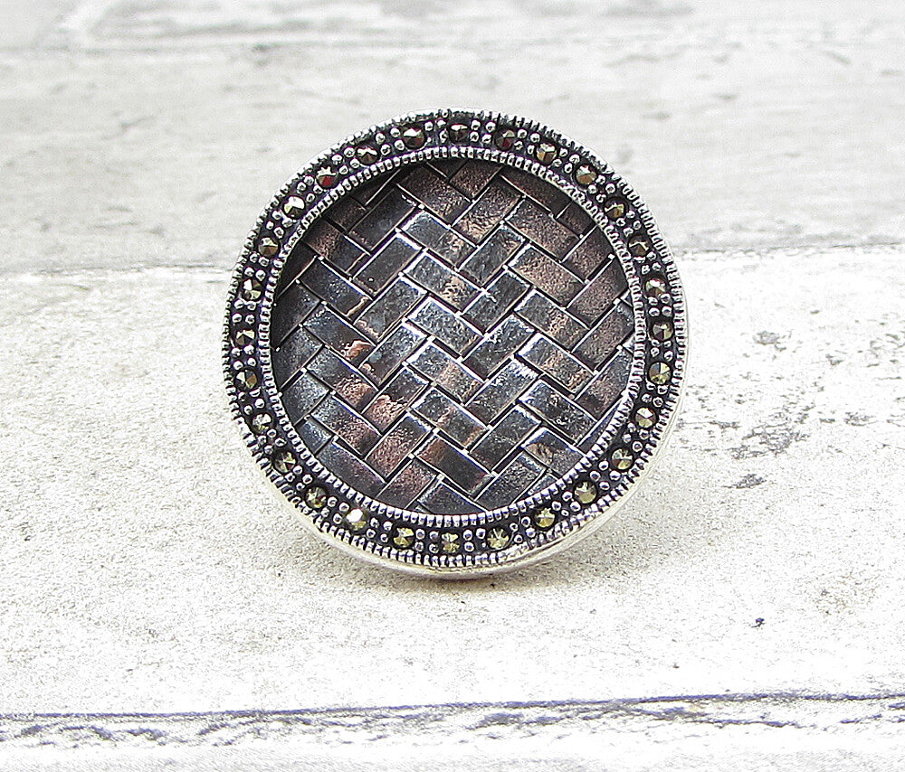 925 Sterling Silver  Marcasite Framed Woven Round Shield Ring Sz 5.5  RG1691