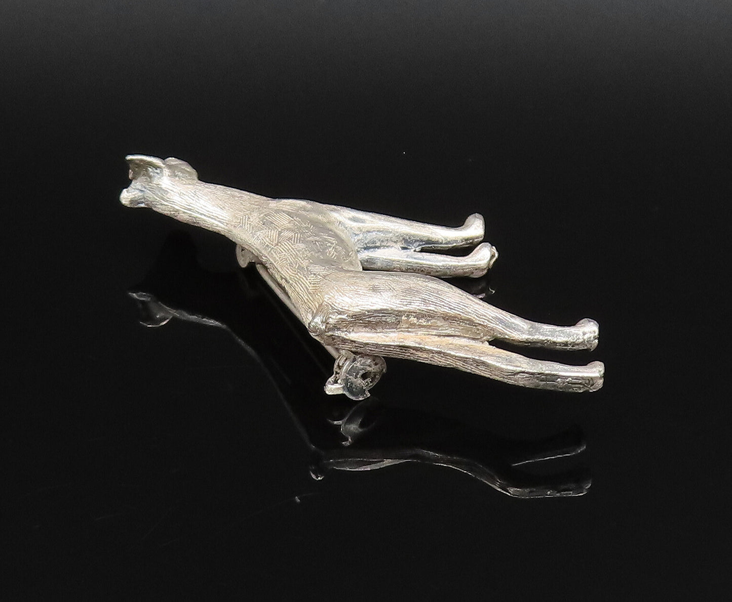 925 Sterling Silver  Vintage Carved Etched Dog Motif Brooch Pin  BP9837