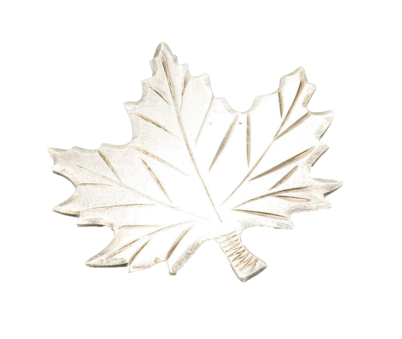 925 Sterling Silver  Vintage Shiny Etched Detail Maple Leaf Brooch Pin  BP5029