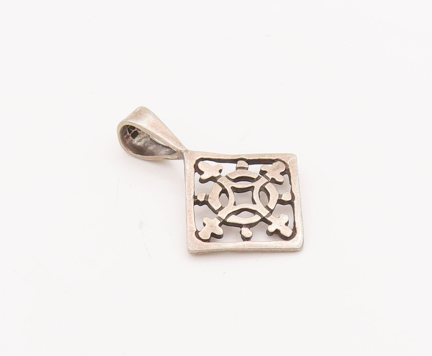 925 Sterling Silver Vintage Pendant Cutout Symmetric Pattern Carved  PT23063