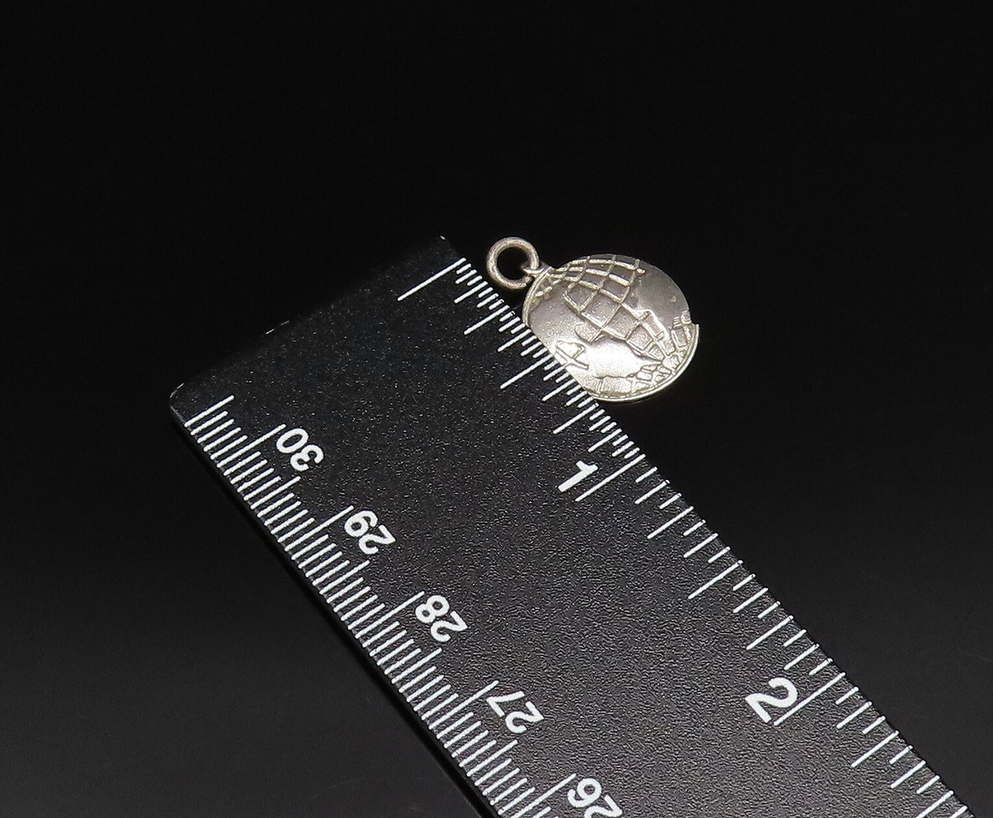 925 Sterling Silver  Vintage Round Etched World Globe Charm Pendant  PT21343
