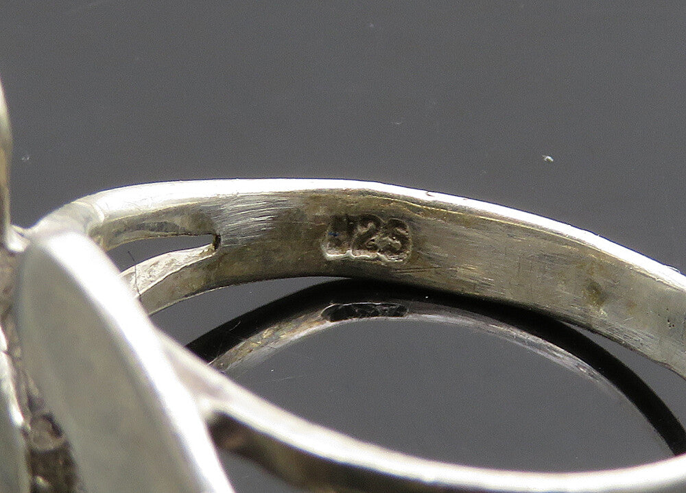 925 Sterling Silver  Vintage Shiny Footprints Motif Band Ring Sz 7  RG19899