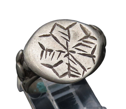 925 Silver  Vintage Antique Etch Flower & Raised Edge Shank Ring Sz 8  RG25980