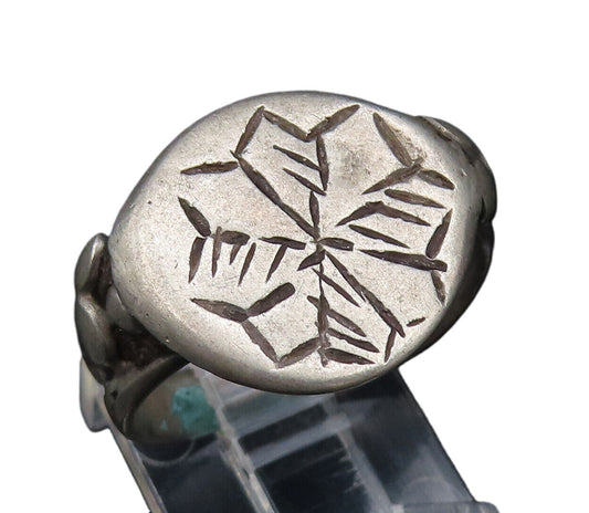 925 Silver  Vintage Antique Etch Flower & Raised Edge Shank Ring Sz 8  RG25980