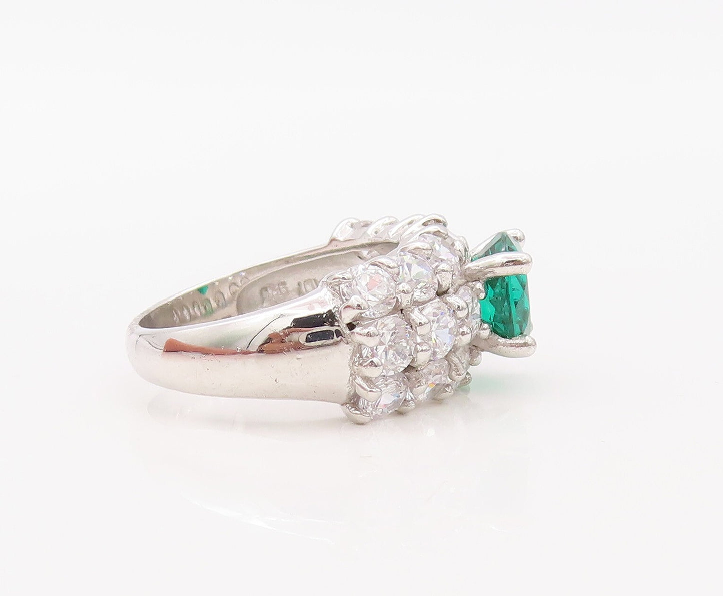 925 Sterling Silver Vintage Ring White Band & Round Green CZ Inlay Sz 7  RG30795