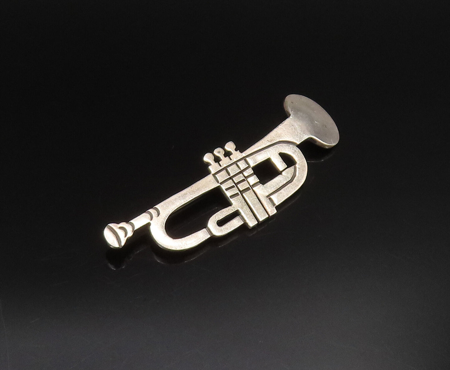 MEXICO 925 Silver  Vintage Engraved Trumpet Instrument Brooch Pin  BP9815