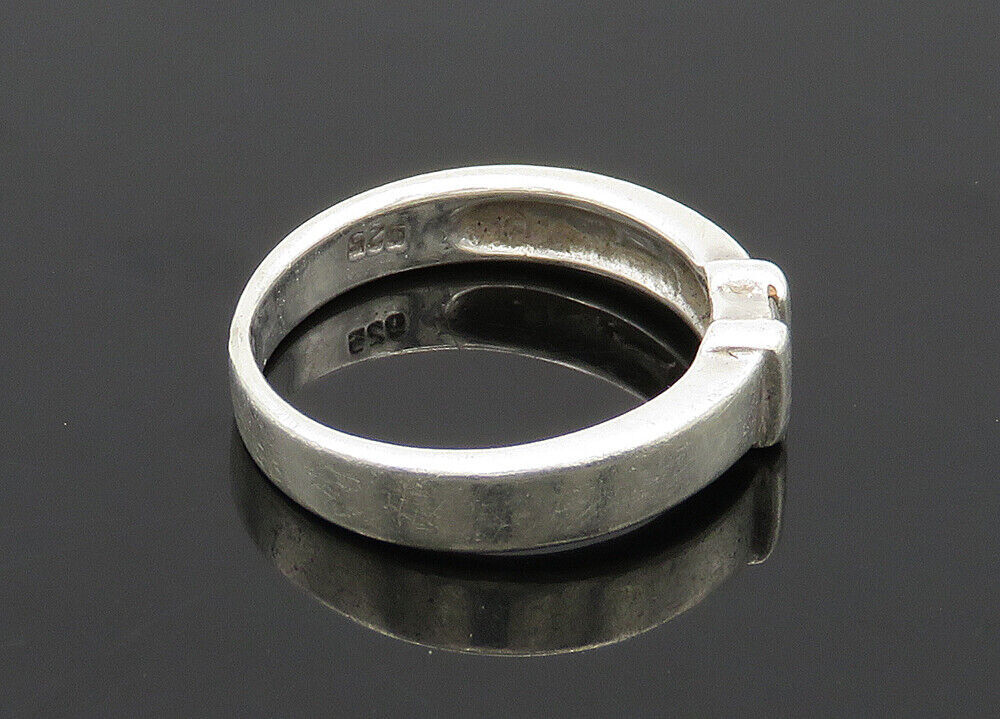 925 Sterling Silver  Vintage Cubic Zirconia Smooth Band Ring Sz 6.5  RG20999