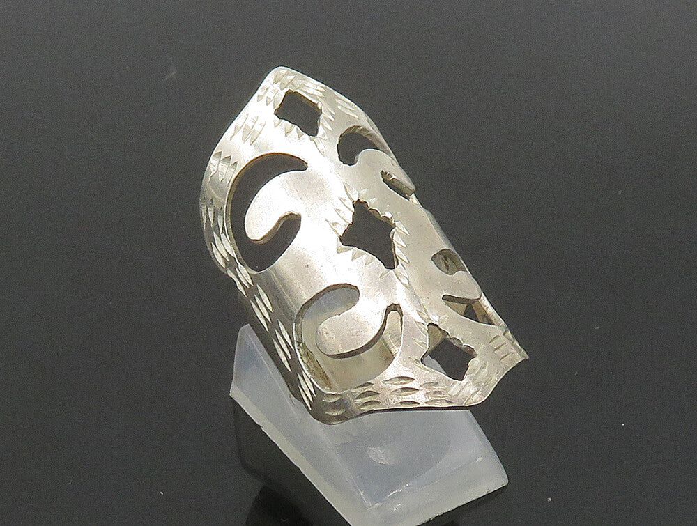 925 Sterling Silver  Vintage Shiny Diamond Cut Detail Band Ring Sz 8   RG23680