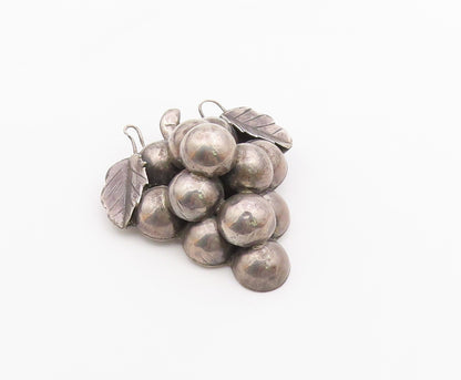 MEXICO 925 Sterling Silver  Vintage Hollow Grape Bunch Motif Brooch Pin BP4284
