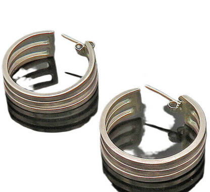 MEXICO 925 Sterling Silver  Vintage Shiny Split Shank Hoop Earrings  EG11419