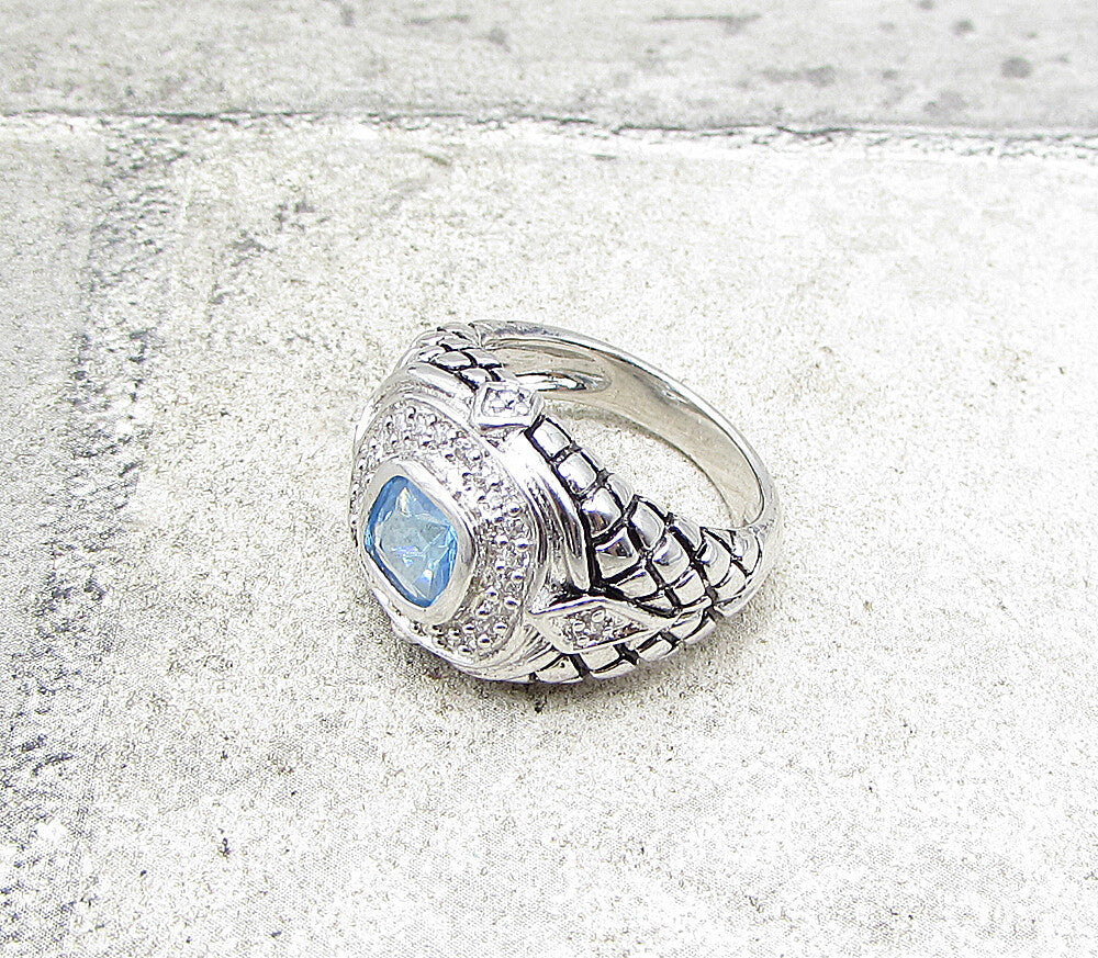 925 Silver  Blue Topaz & White Cubic Zirconia Cocktail Ring Sz 6  RG1584