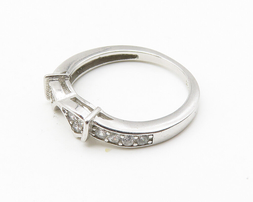 925 Sterling Silver  White Topaz Shiny Polished Band Ring Sz 5.5  RG10386