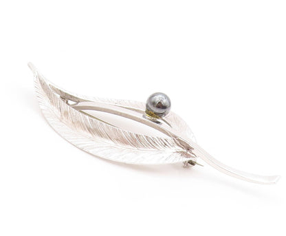 925 Sterling Silver Vintage Brooch WELLS Designer Gray Pearl Cutout Leaf BP11535