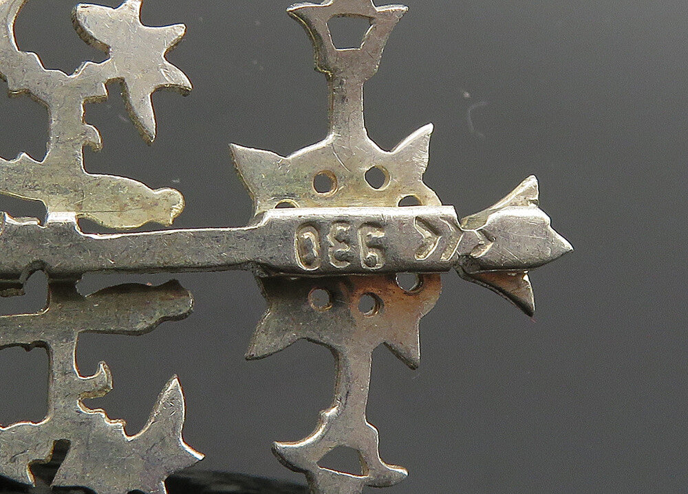 925 Sterling Silver  Vintage Shiny Diamond Cut Detail Lapel Pin  TR2744