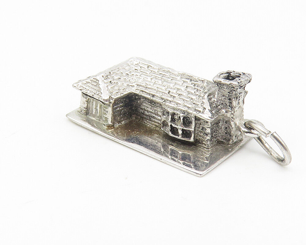 925 Sterling Silver  Vintage Shiny Petite Suburban House Motif Pendant  PT9034