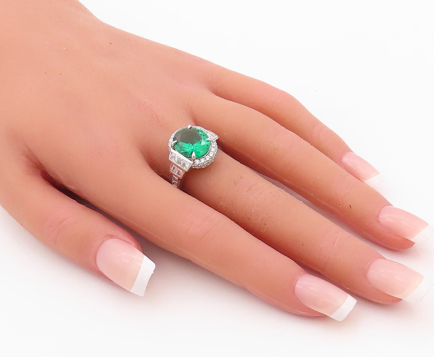 925 Sterling Silver Vintage Ring Designer Oval Green Halo White CZ  Sz 7 RG30005