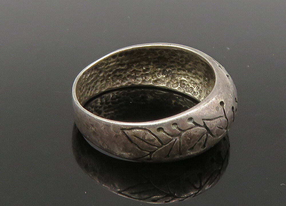925 Sterling Silver  Vintage Floral Vine Dark Tone Dome Band Ring Sz 7 RG22176
