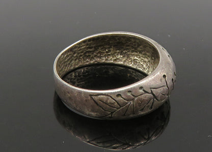 925 Sterling Silver  Vintage Floral Vine Dark Tone Dome Band Ring Sz 7 RG22176