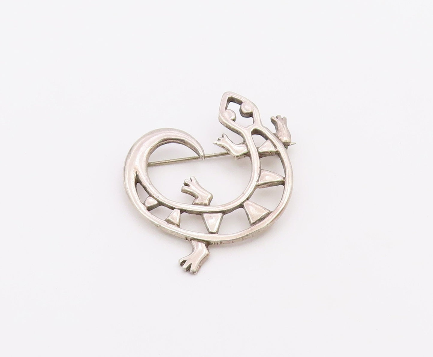 NAVAJO 925 Silver  Vintage Minimalist Coiled Lizard Cutout Brooch Pin  BP9945
