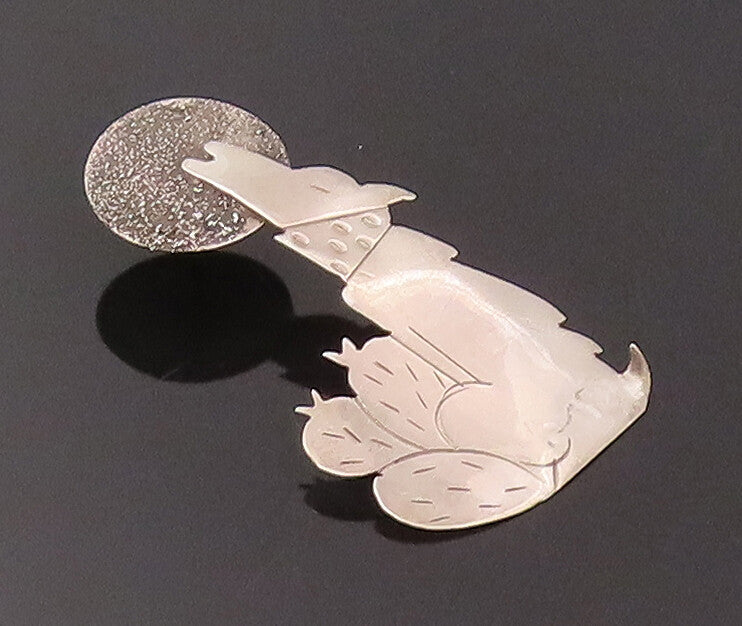 NAVAJO 925 Silver  Vintage Howling Wolf On Full Moon Cutout Brooch Pin  TR3502