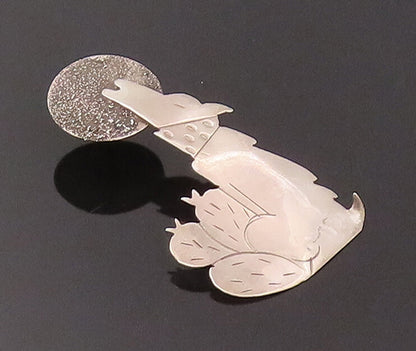 NAVAJO 925 Silver  Vintage Howling Wolf On Full Moon Cutout Brooch Pin  TR3502