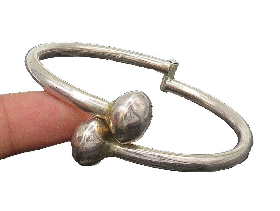 925 Sterling Silver  Vintage Hollow Round Ends Bypass Bangle Bracelet  BT8452