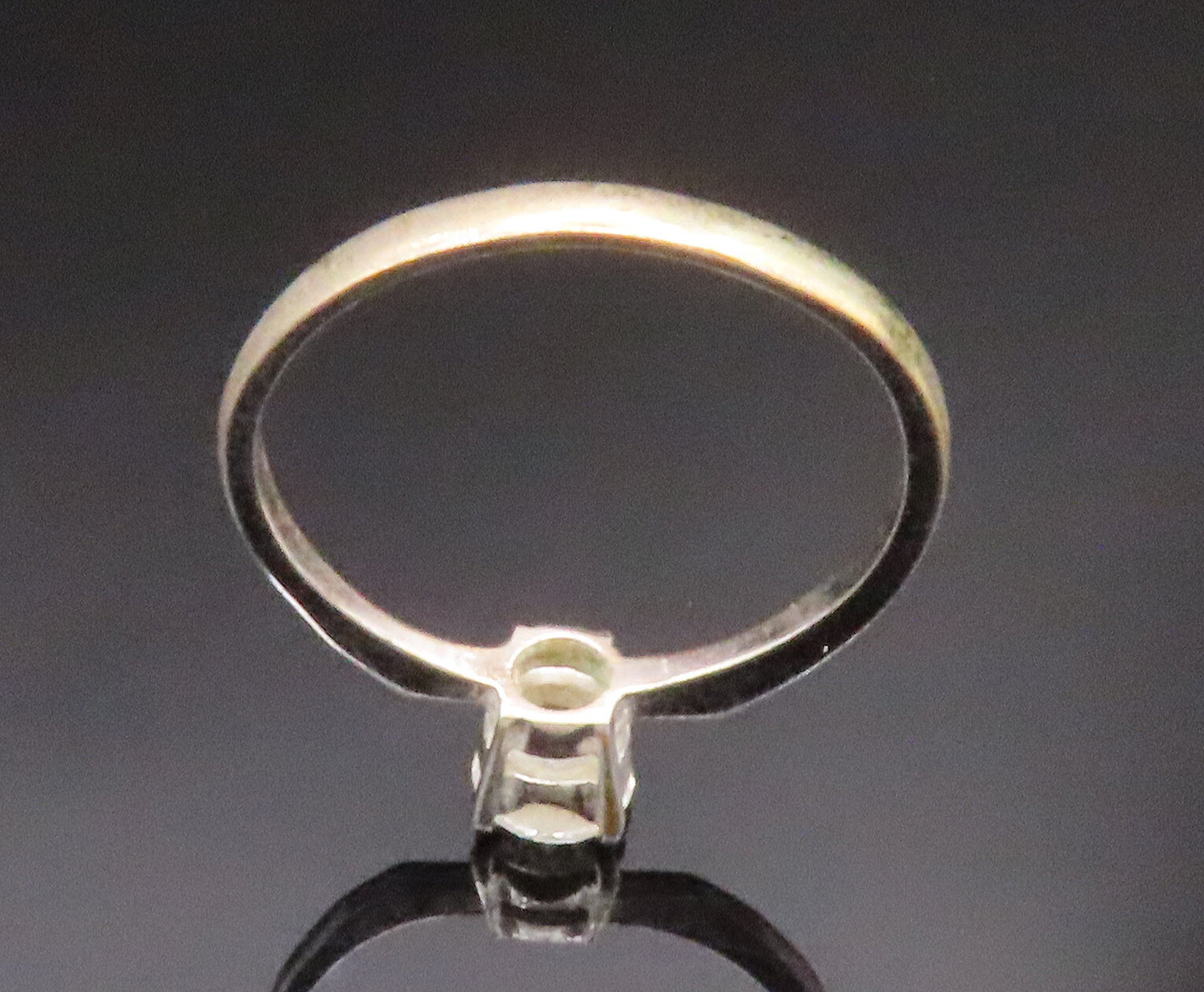 925 Sterling Silver  Vintage Solitaire Cubic Zirconia Ring Sz 8  RG25075