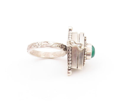 925 Sterling Silver Vintage Ring Antique Cabochon Jade OPENS  Sz 8.5  RG32835