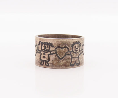 925 Sterling Silver Vintage Ring MEXICO Children Holding Hearts  Sz 8  RG28166