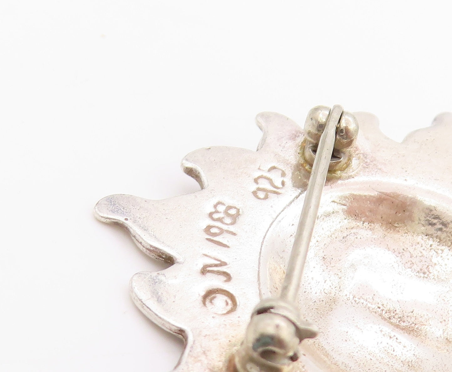 925 Sterling Silver Vintage Brooch Smiling Etched Sun  BP11740