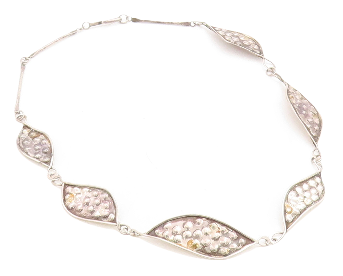 925 Sterling Silver  Vintage Dark Tone Floral Leaf Chain Necklace  NE2079