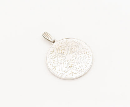 925 Sterling Silver Vintage Pendant Snow Flake Etched Christmas Coin  PT23059