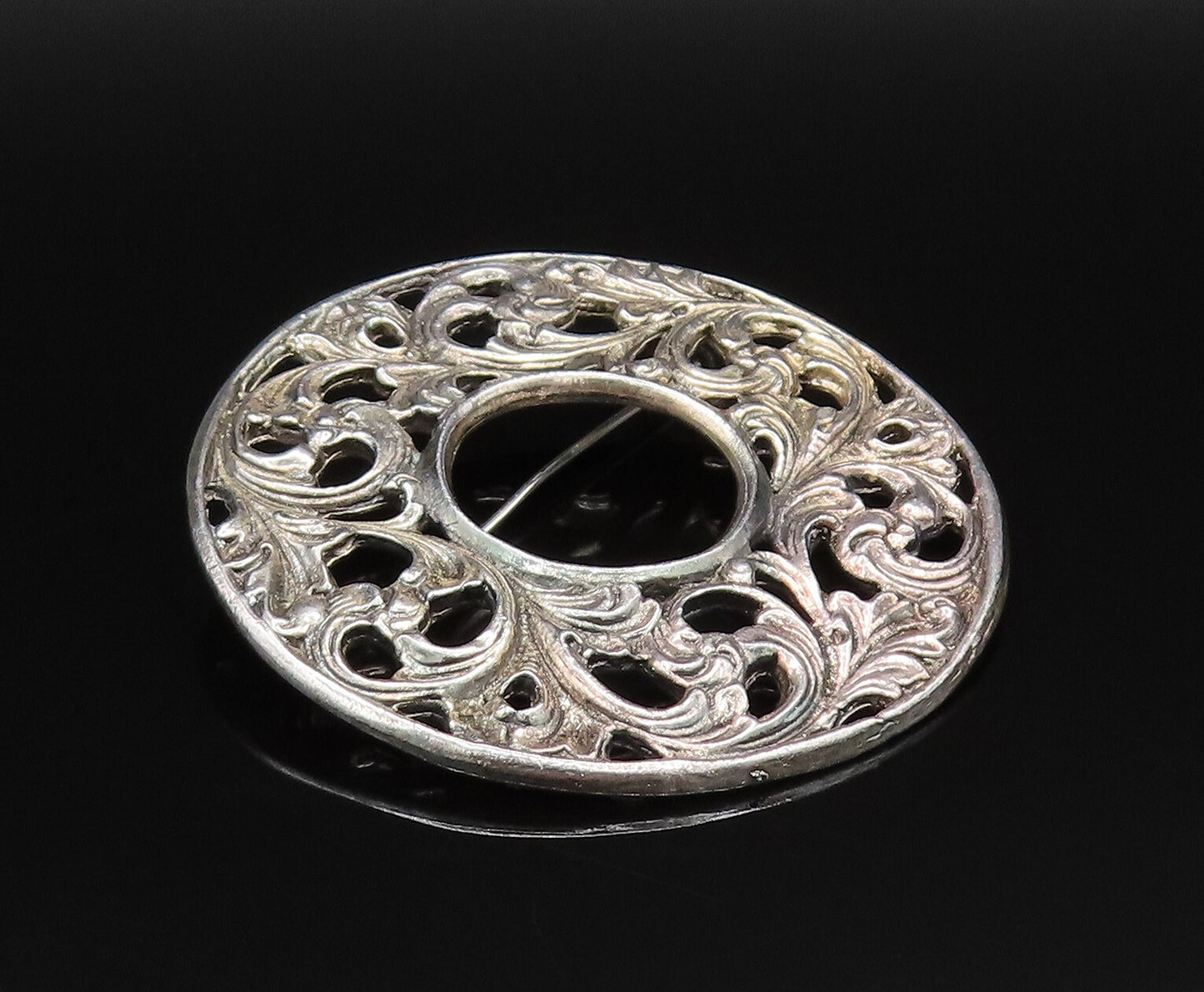TINN NORWAY 925 Silver  Vintage Round Openwork Leaf Swirl Brooch Pin  BP9801