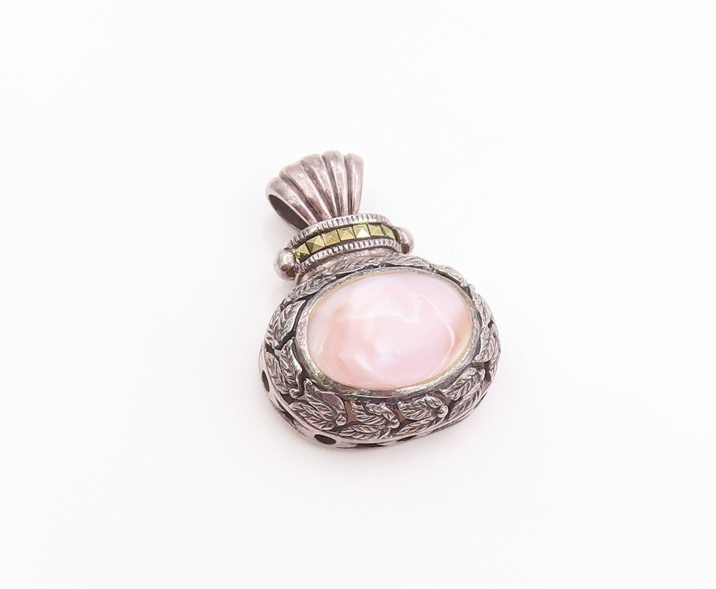 925 Sterling Silver Vintage Pendant Mother Of Pearl Etched Floral Design PT24869