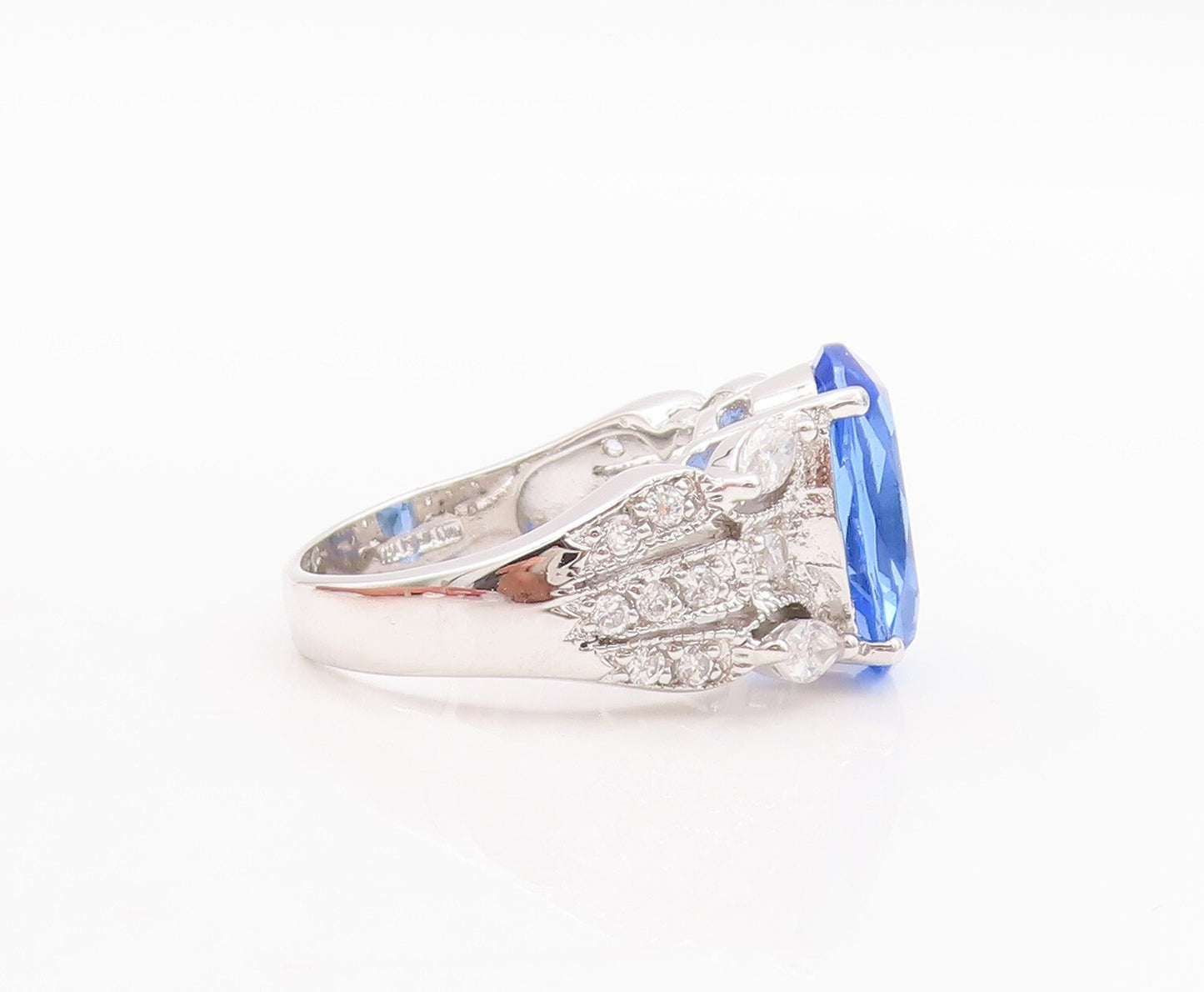 925 Sterling Silver Vintage Ring Designer Cutout Blue & White CZ  Sz 7  RG29596