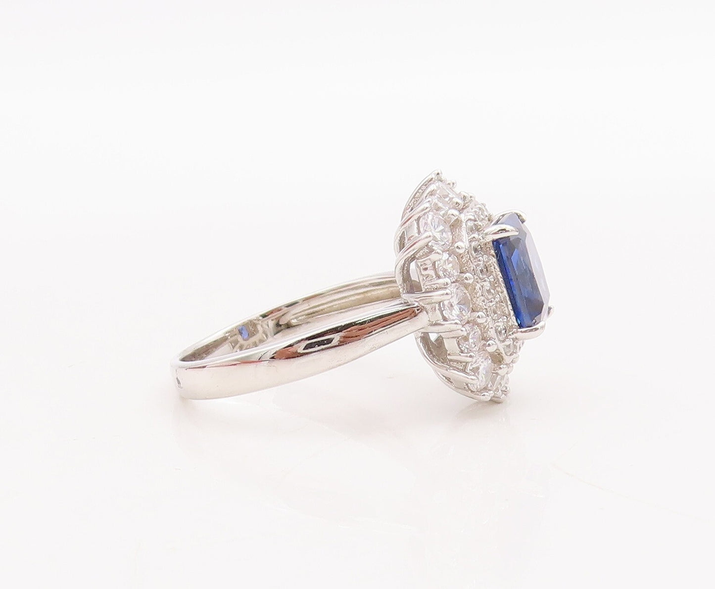 925 Sterling Silver Vintage Ring Blue Rectangle & Round Halo CZ  Sz 7  RG29163
