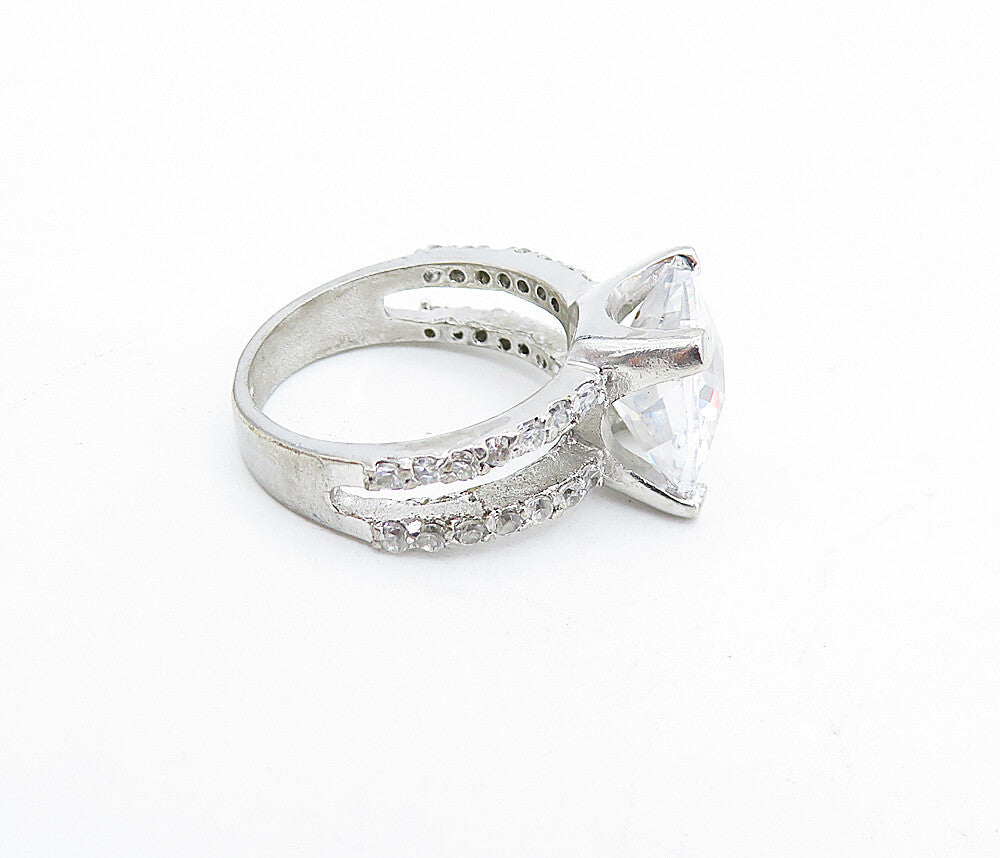 925 Sterling Silver  Cubic Zirconia Solitaire With Accents Ring Sz 5  RG5291
