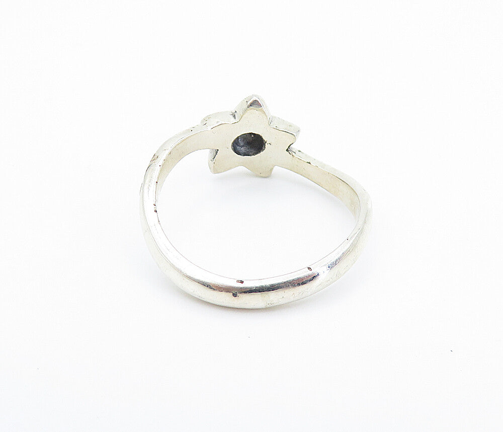 925 Sterling Silver  Oxidized Flower Motif Shiny Band Ring Sz 7  RG8084