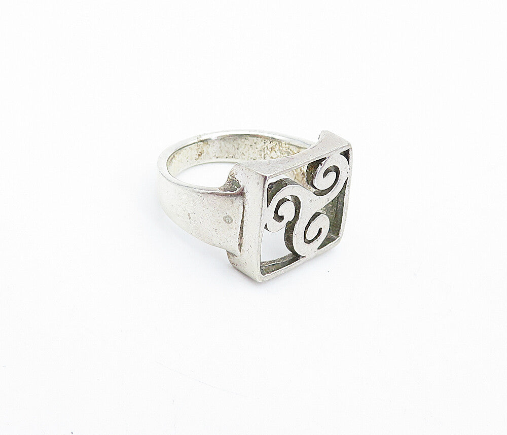 925 Sterling Silver  Vintage Shiny Triskelion Square Band Ring Sz 8  RG3955
